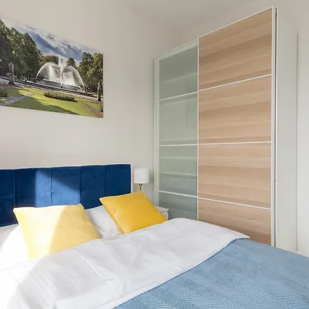 Apartment Wola Chic Blue By Bookinghost